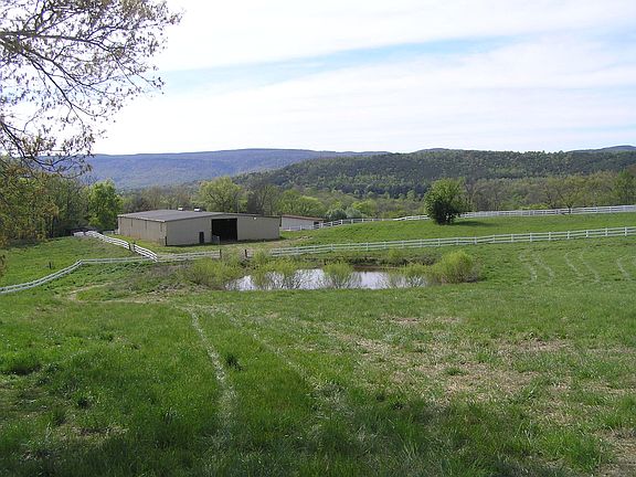 3rd image of 4114 Lower East Valley Rd