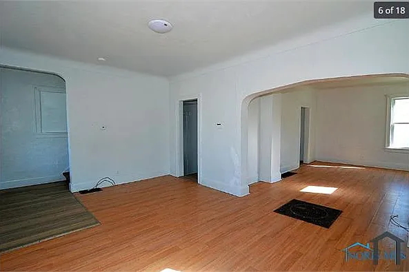 2249 Avondale Ave — Photo 12