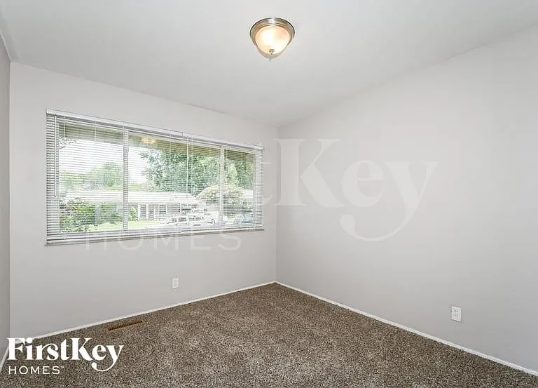 1335 Pepperhill Dr — Photo 11