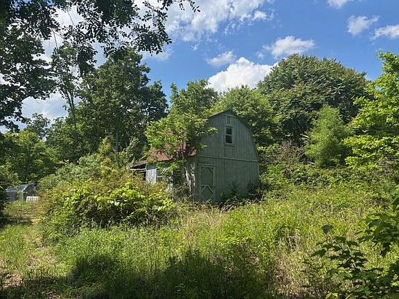 2nd image of 590 Black Mountain Rd