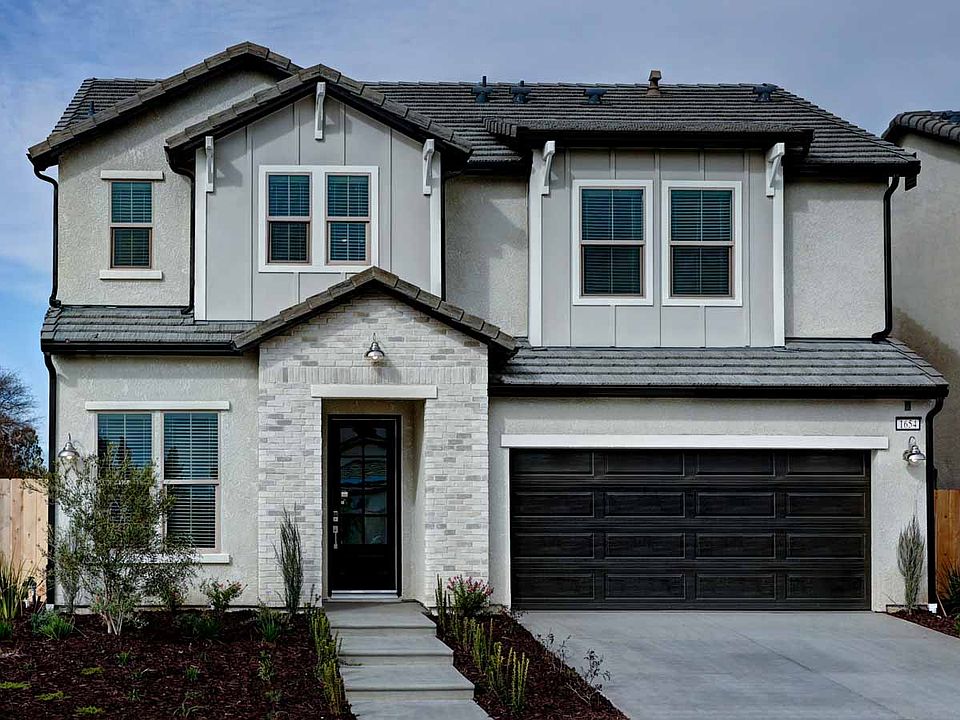 Canvas 6 Modern Farmhouse Exterior