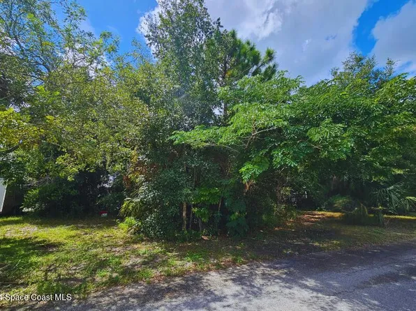 3025 Kennedy St, Mims, FL 32754