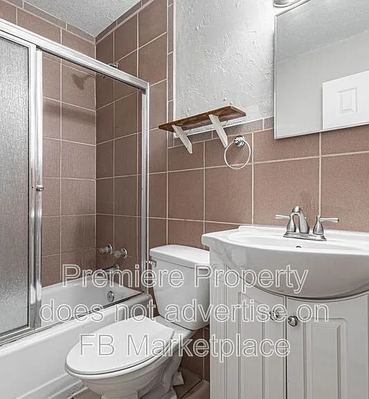 1112 E Elm St — Photo 7