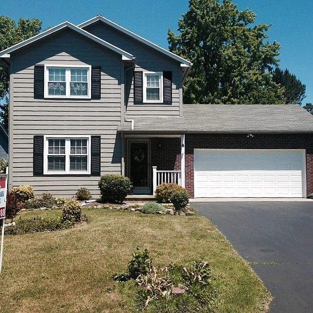 1st image of 4 Fieldstone Ln