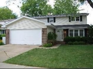 341 Antelope Trl, Carol Stream, IL 60188