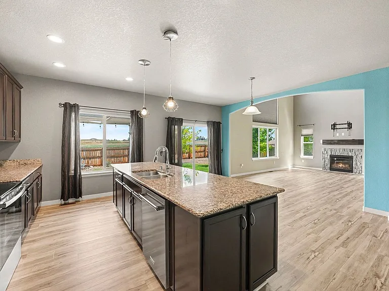 2721 Bridle Dr — Photo 5