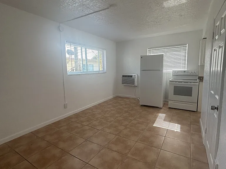 610 NW 7th Ave — Photo 62