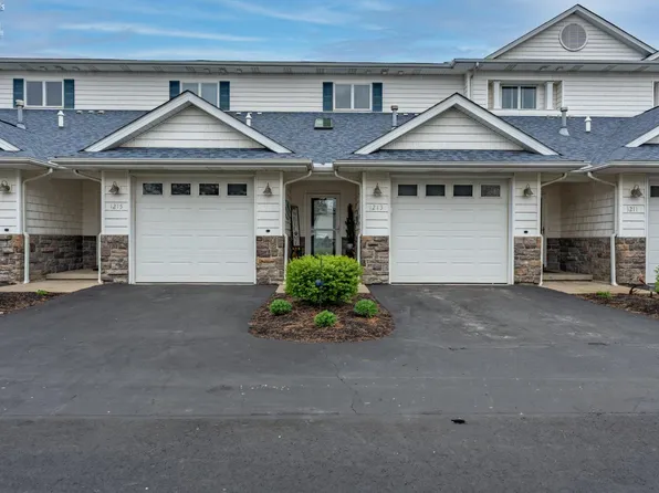 1213 W Lakeshore Dr, Port Clinton, OH 43452