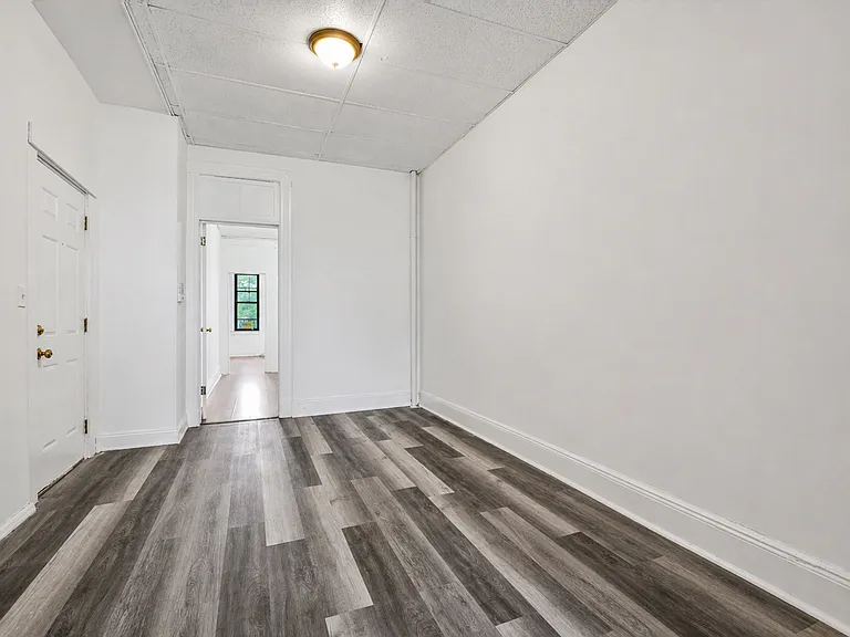 71-60 69th Pl #1L — Photo 11