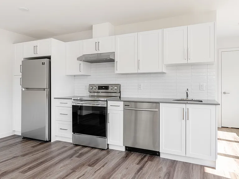 1300 Yates St — Photo 24