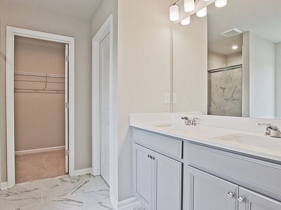 Fulton II Primary Bath