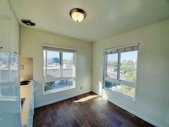 3rd image of 902 Peninsula Ave APT 408