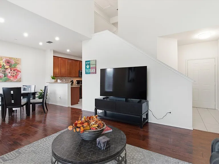 7237 Rembrandt Dr — Photo 1