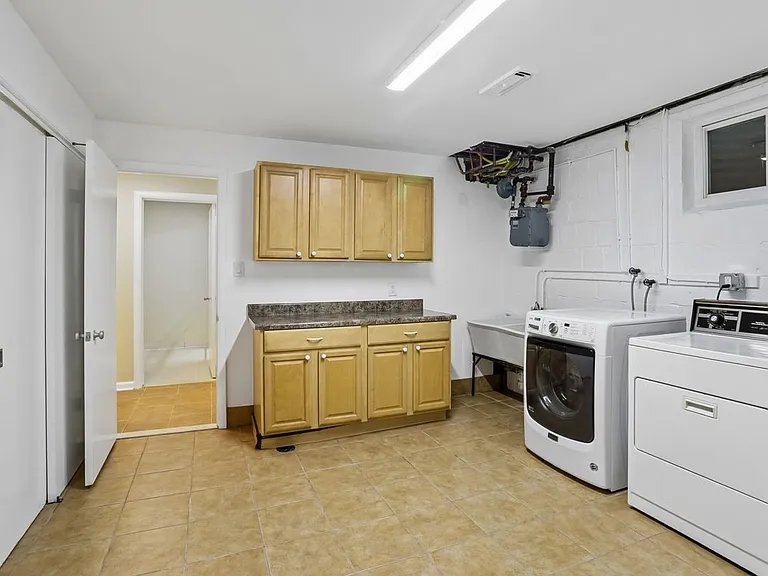 3303 Shirley Ln — Photo 36