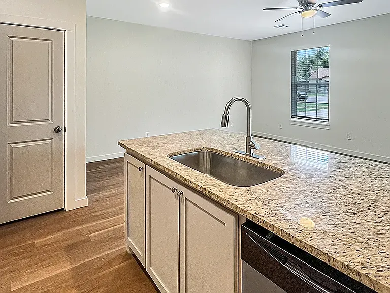2106 Charles Whitlow Ave — Photo 13