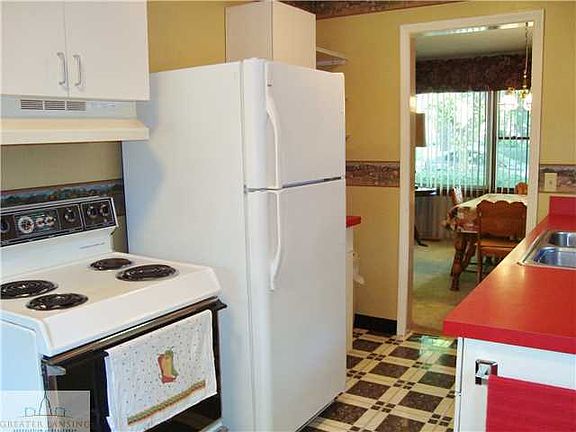 5th image of 235 E Cowley Ave
