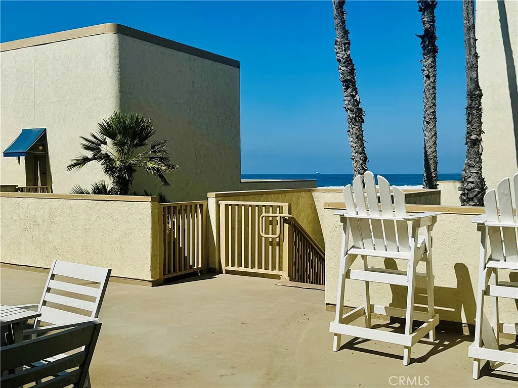 2 bed, 968 sqft, $5,500 — Photo 2