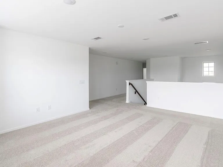 1052 Greenshank Dr — Photo 17
