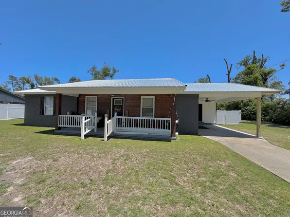 53 Carey Dr, Hazlehurst, GA 31539