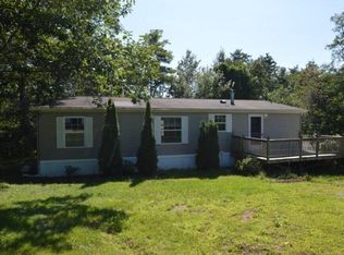 38 Oakland Rd, Belgrade, ME 04917