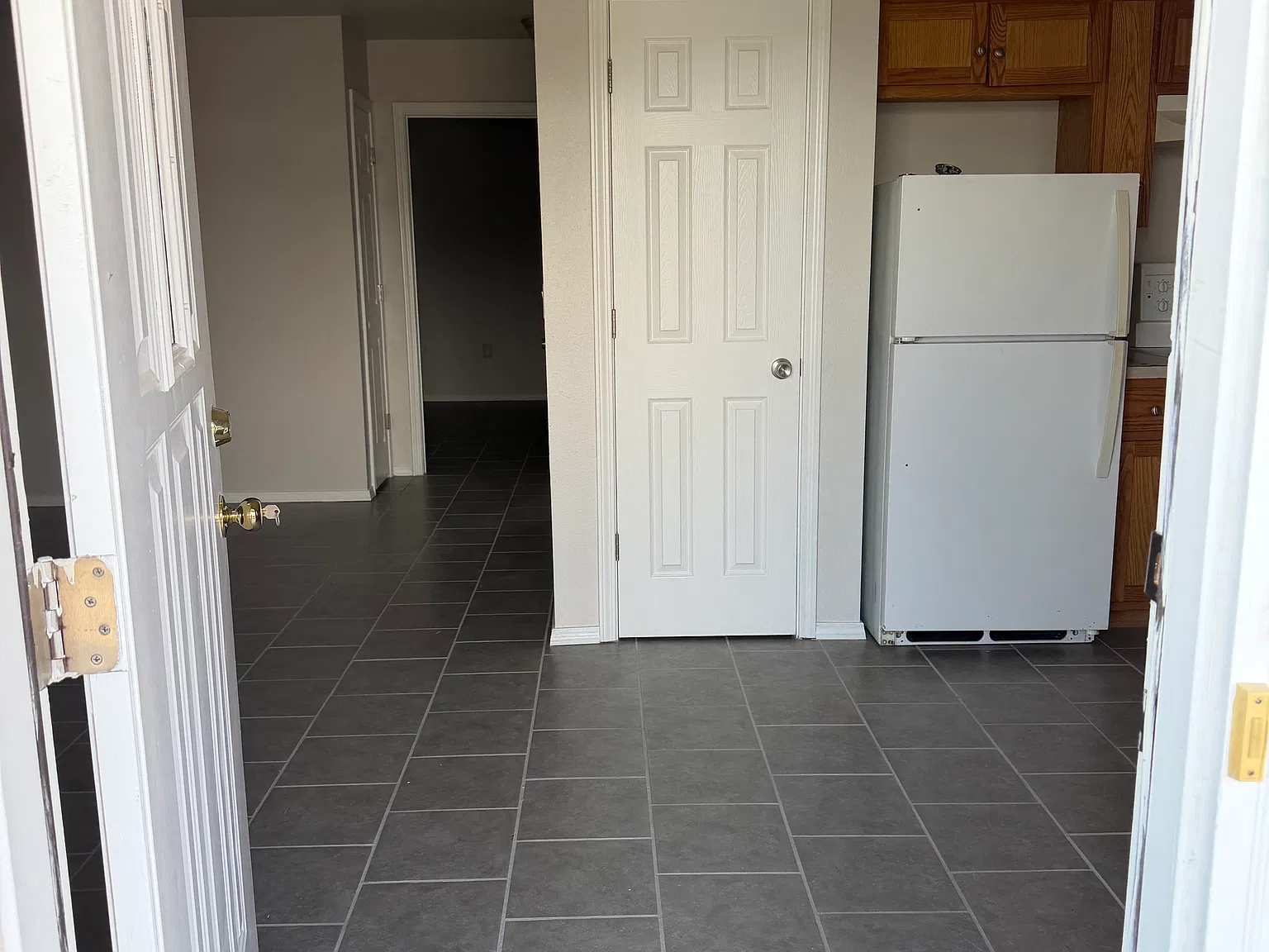 2 bed, $1,000 — Photo 2