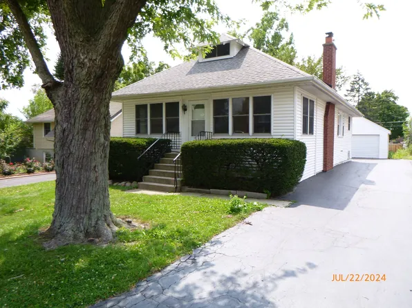 4104 Liberty Blvd, Westmont, IL 60559