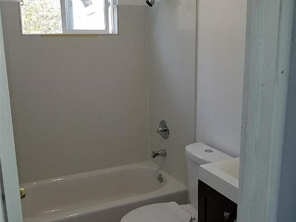 4th image of 3163 11th St