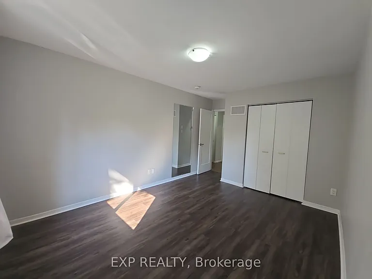87 Wellington St E #MAIN LEVEL — Photo 17