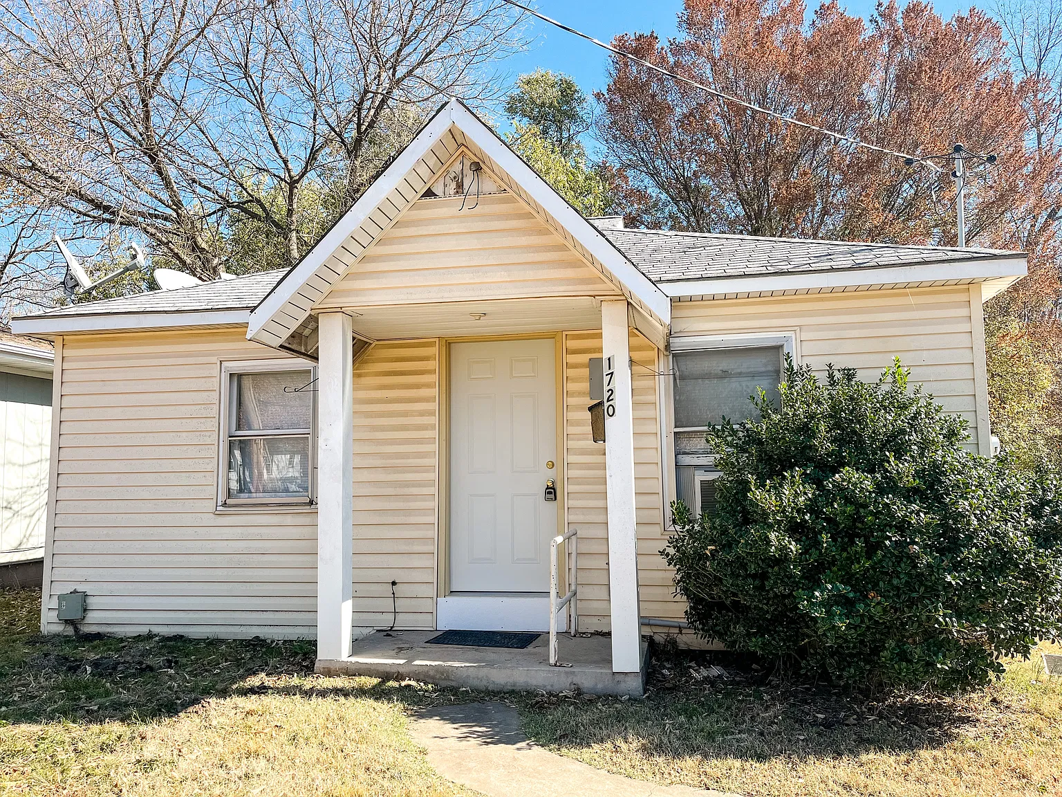 1720 North Golden Avenue - 1 — Photo 1