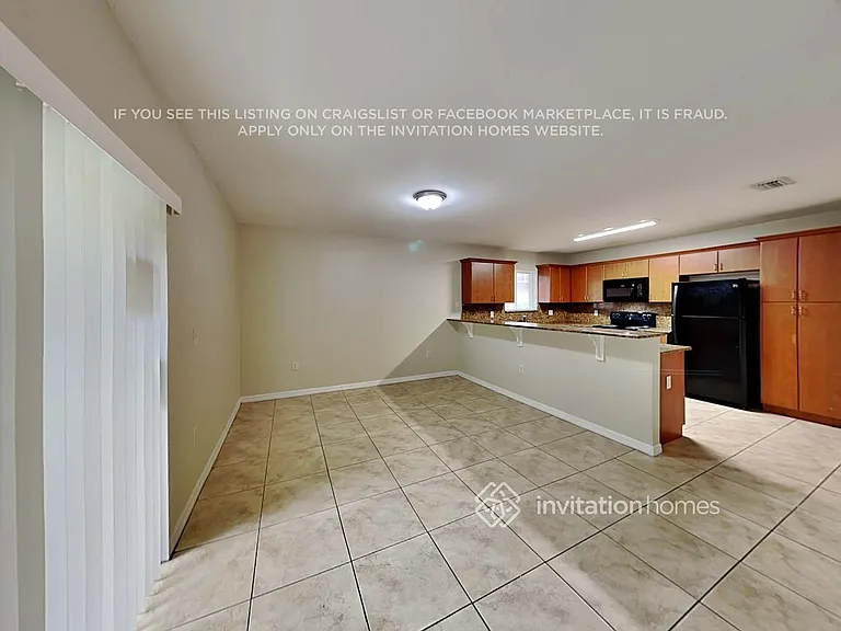 3746 NW 201st Ter — Photo 5