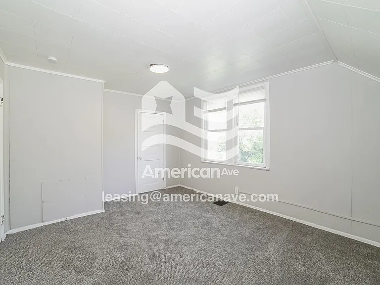 1656623_012_bedroom_12771415.jpg