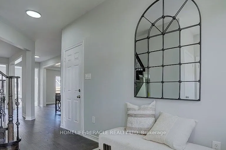 95 William Fair Dr #UPPER — Photo 3