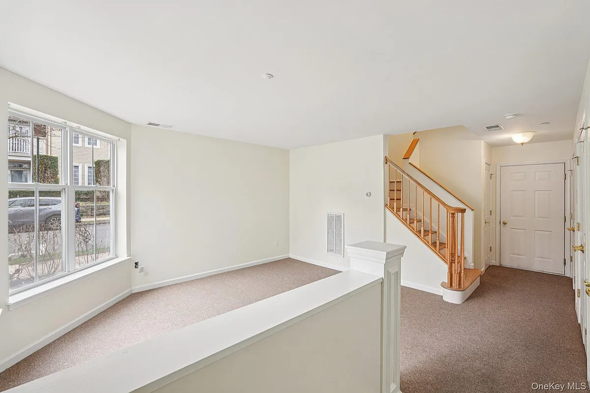 Building Photo - 2 Leeward Dr