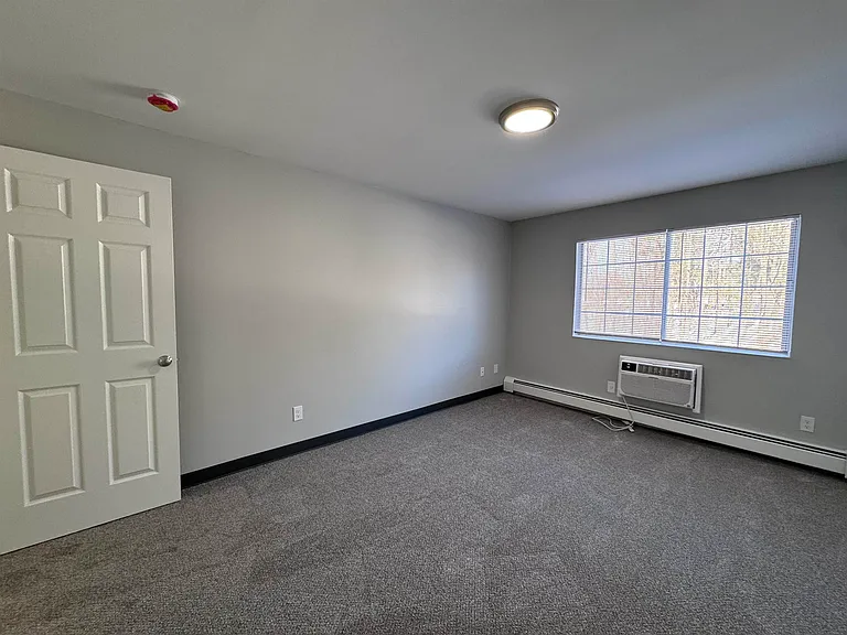 379 Huse Rd #14 — Photo 21