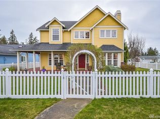 2216 29th St, Anacortes, WA 98221