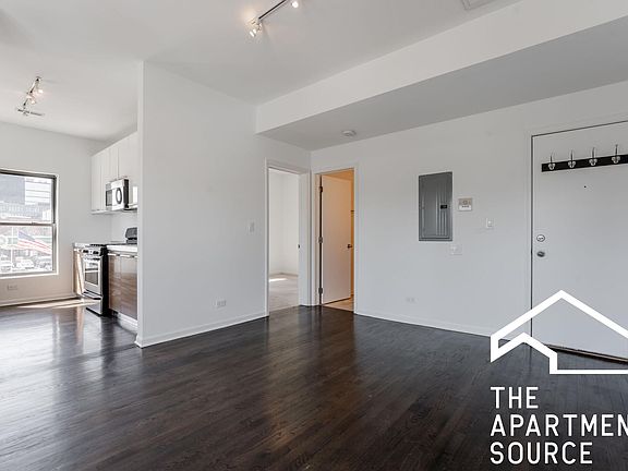 4th image of 5200 N Broadway St APT 2e
