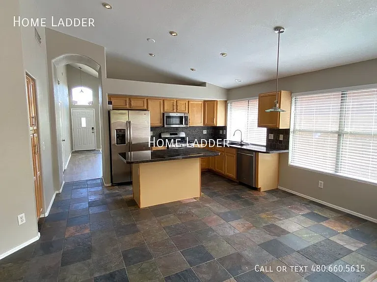 4723 E Weaver Rd — Photo 5