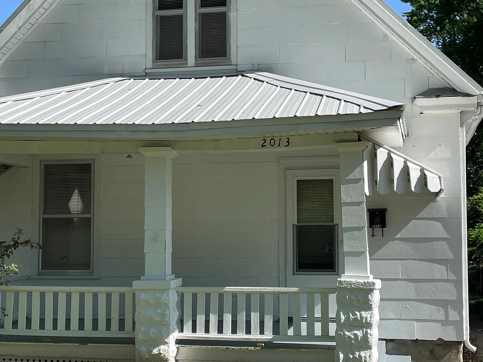 2 bed, 1000 sqft, $900 — Photo 1