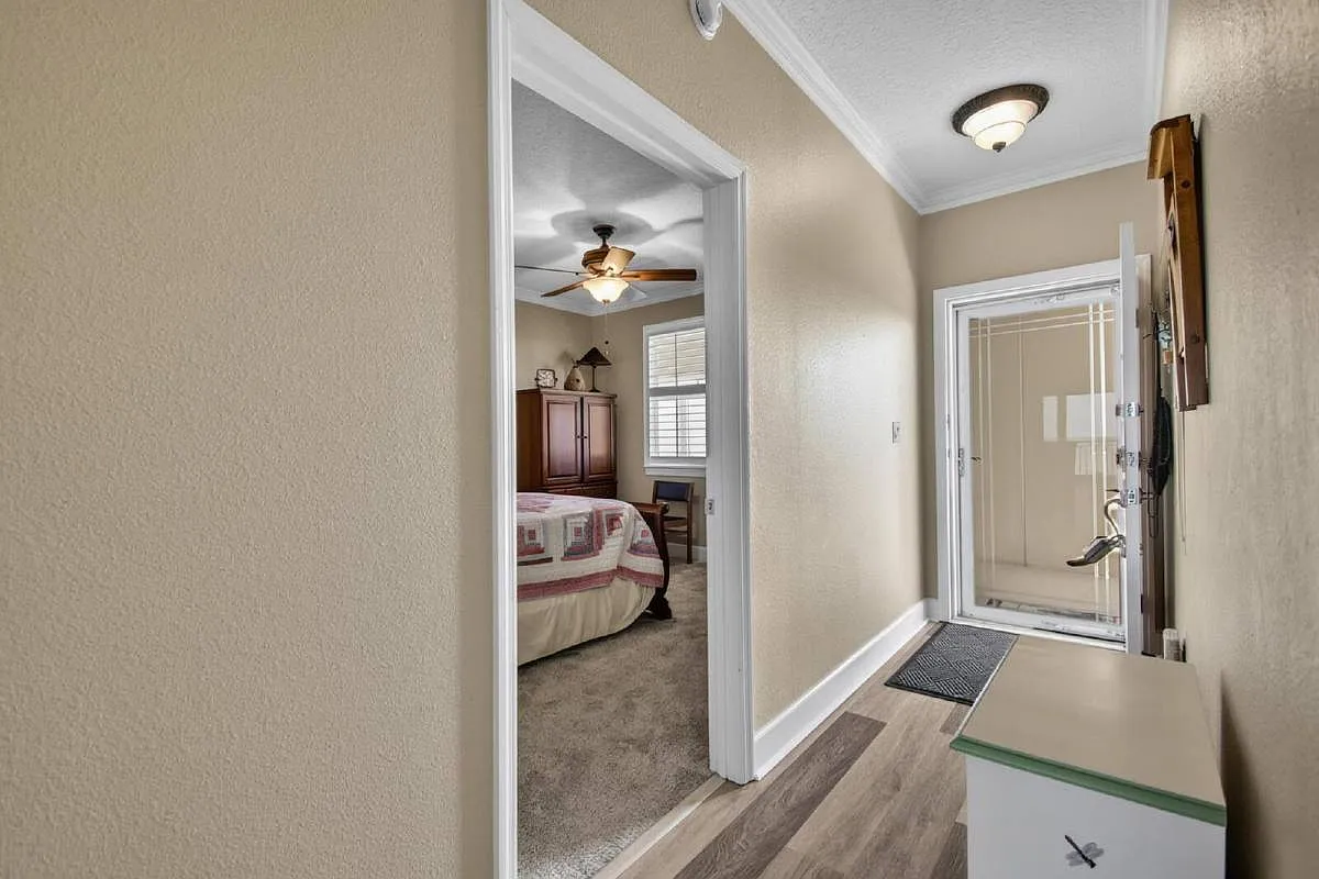 80 Surfview Dr — Photo 3