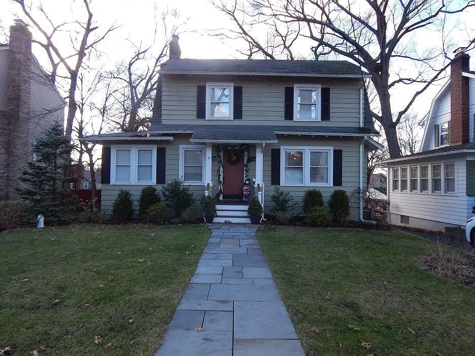 24 Henry St