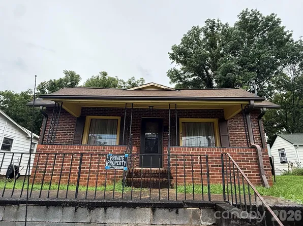 426 Bouchelle St, Morganton, NC 28655