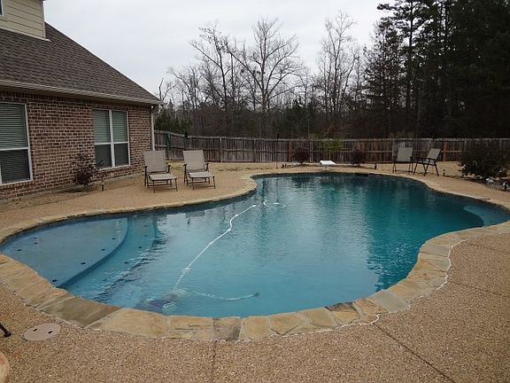 3rd image of 108 Wood Creek Ct