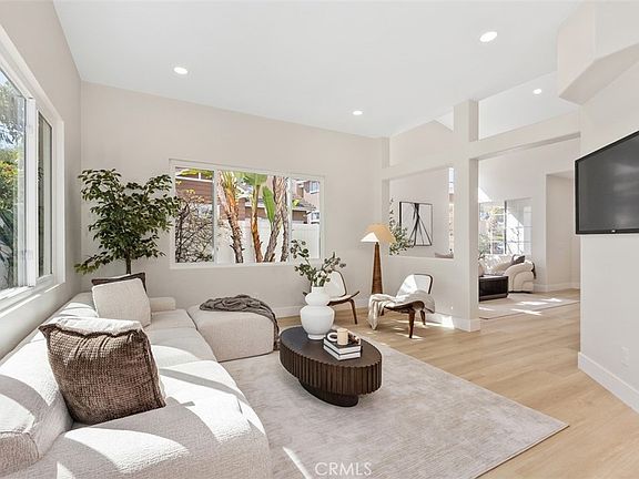4th image of 5 Chatri Cir