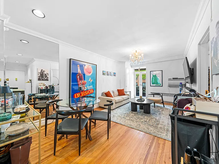217 E 60th St #201 — Photo 1