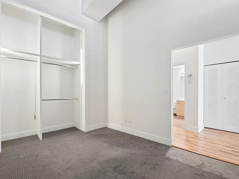521 W Superior St #132 — Photo 8