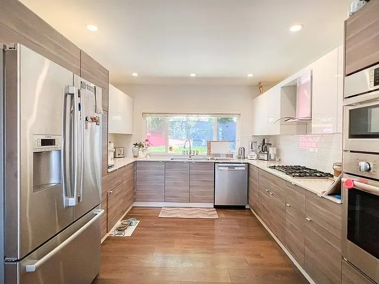 1395 Palmerston Ave #MAIN LEVEL — Photo 11