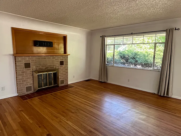 1525 E Bijou St — Photo 6
