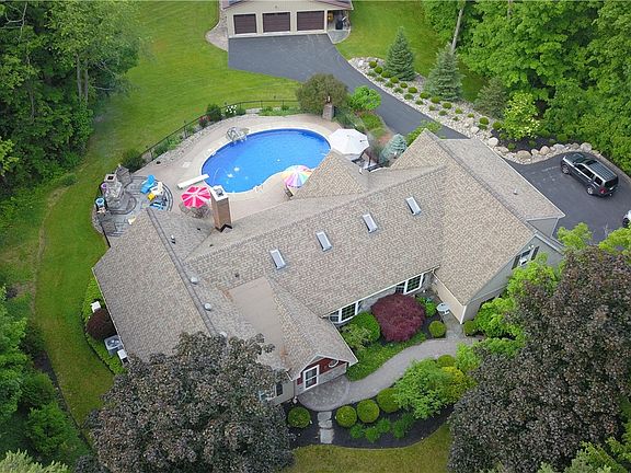 4th image of 7160 Gillis Rd