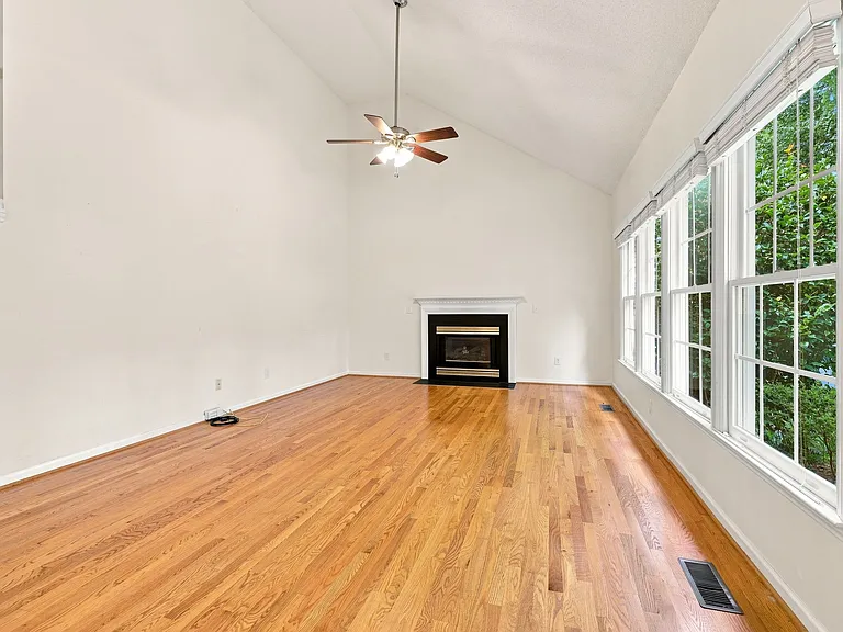 115 Lonebrook Dr — Photo 18
