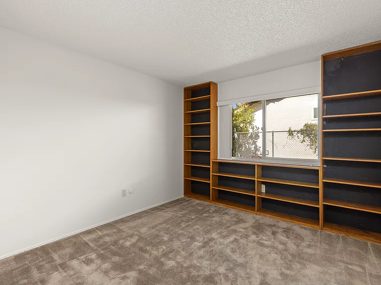 17305 Campillo Dr — Photo 27